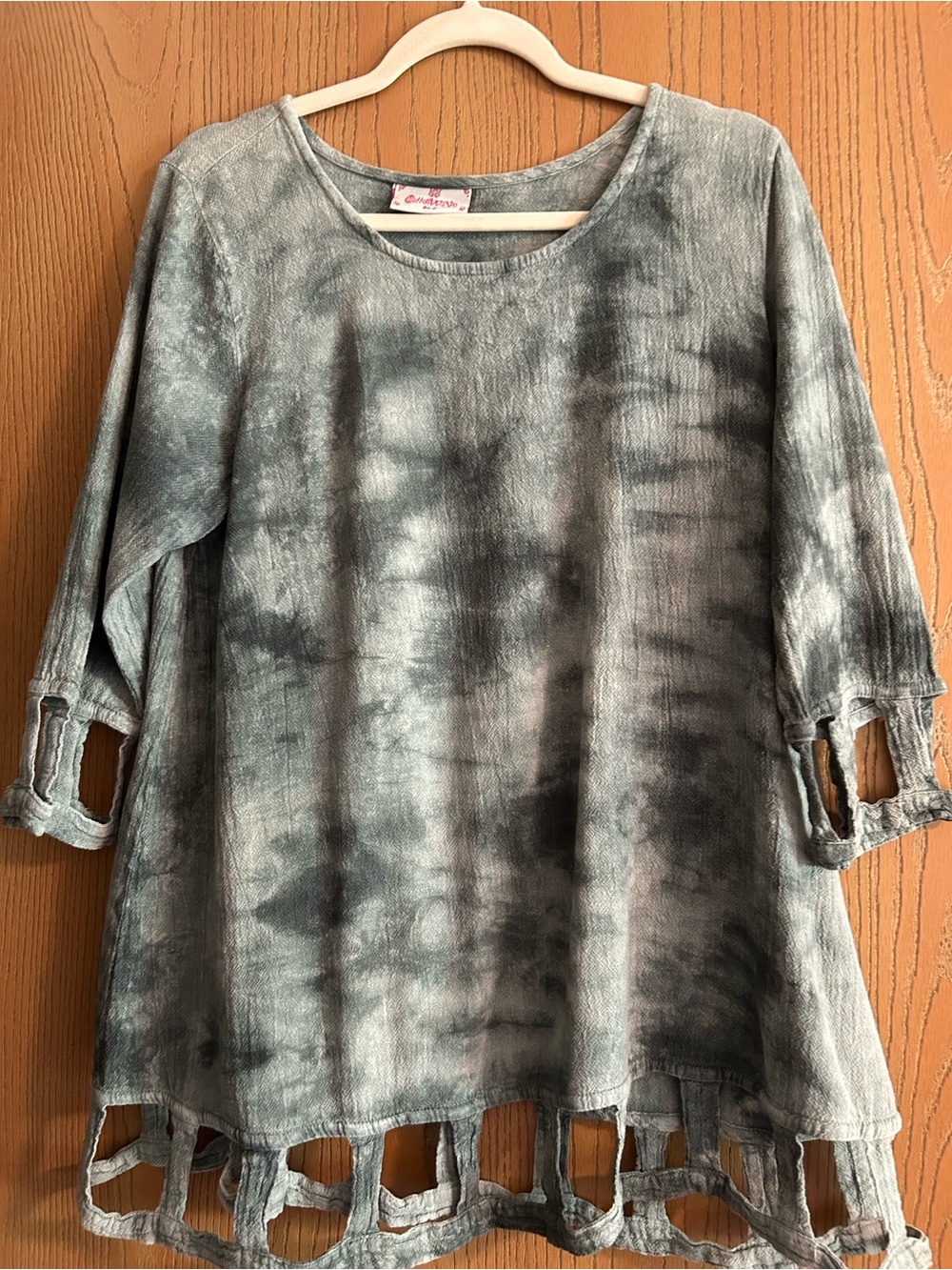 Washed Gray Tie-Dye Cutout Hem Tunic Top - Women's